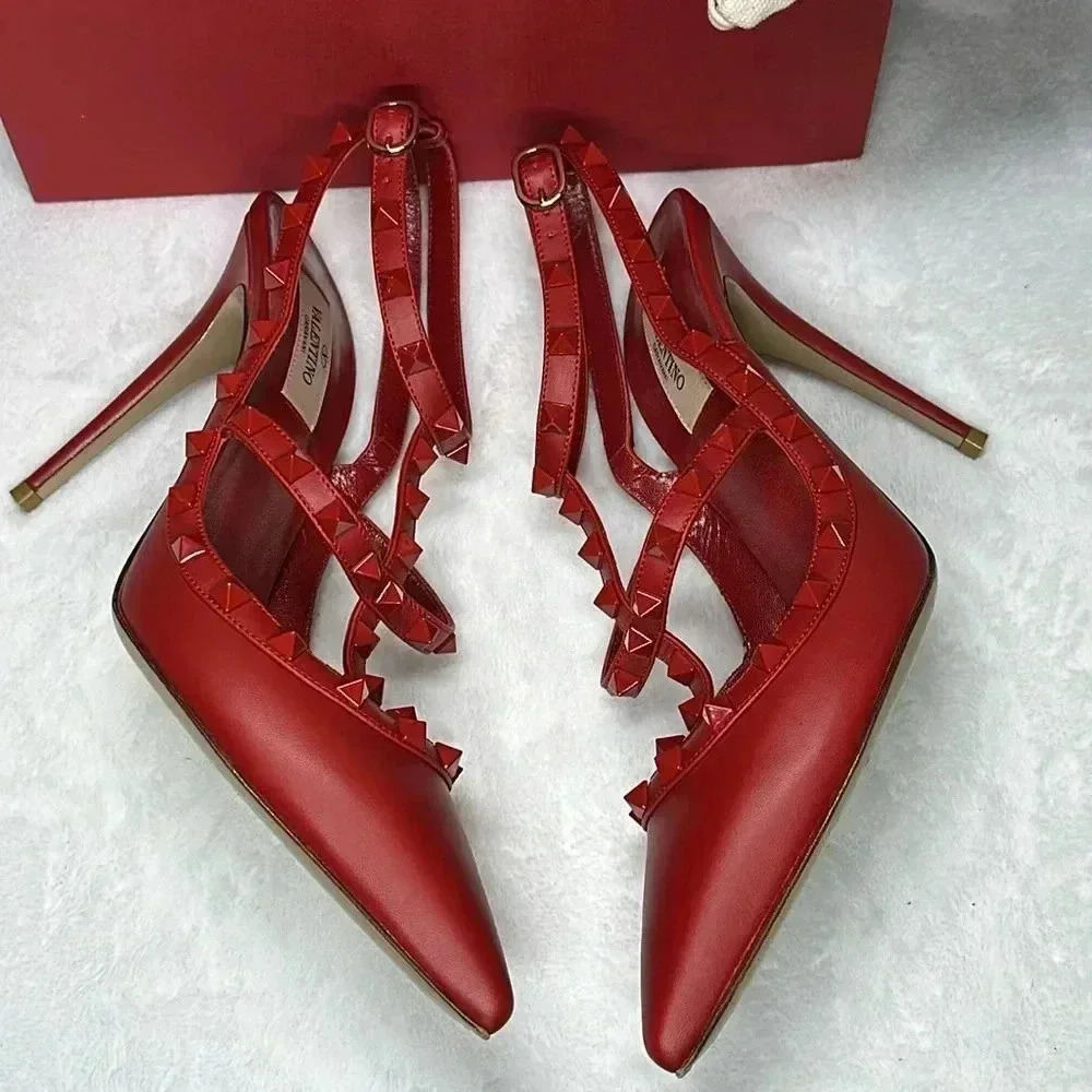 Valentino SZ 11 Red Rockstud heels - Picture 2 of 11
